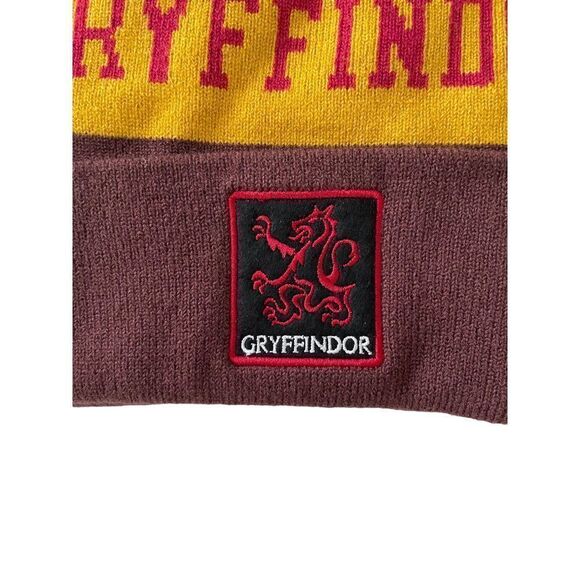 Harry Potter Gryffindor Knit Pom Pom Beanie Winter Hat Embroidered - Picture 3 of 6